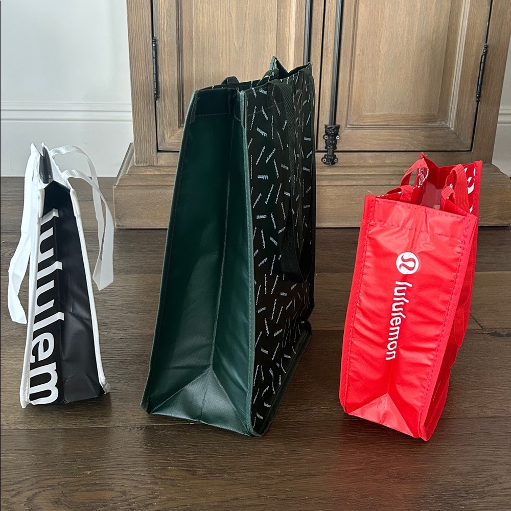Lululemon Reusable Bag- Set of 3 White, Green, Red - Picture 7 of 7